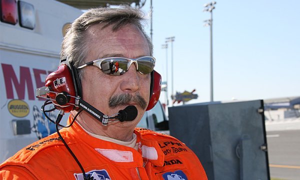 Zemřel bývalý šéflékař IndyCar Michael Olinger Zemřel bývalý šéflékař IndyCar Michael Olinger