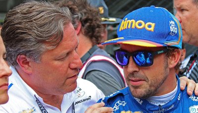 McLaren se Alonsovi omluvil za kvalifikační debakl