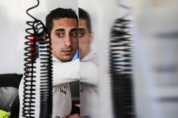 Buemi doplatil na horko a softwarovou chybu Buemi doplatil na horko a softwarovou chybu