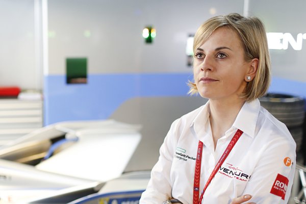 Wolffová vidí dost prostoru pro F1 i formuli E Wolffová vidí dost prostoru pro F1 i formuli E