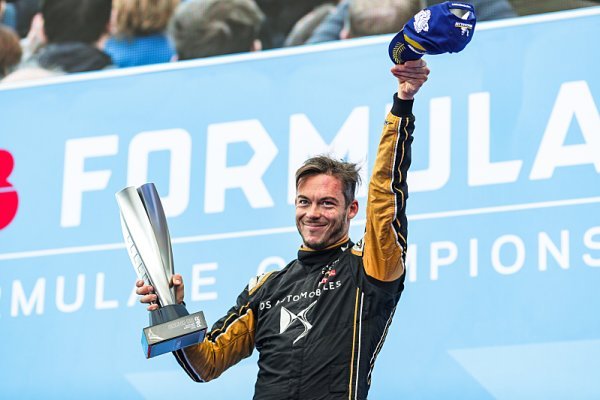 Lotterer rozhýbal přestupový trh Lotterer rozhýbal přestupový trh