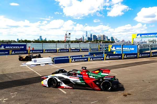 Vergne je pod tlakem, říká Di Grassi