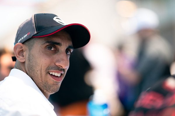 Buemi těžce havaroval při testech v Silverstone Buemi těžce havaroval při testech v Silverstone