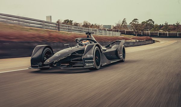 Porsche pro formuli E poprvé vyjelo