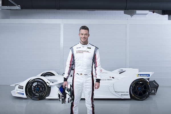 Lotterer podle očekávání přestupuje k Porsche Lotterer podle očekávání přestupuje k Porsche
