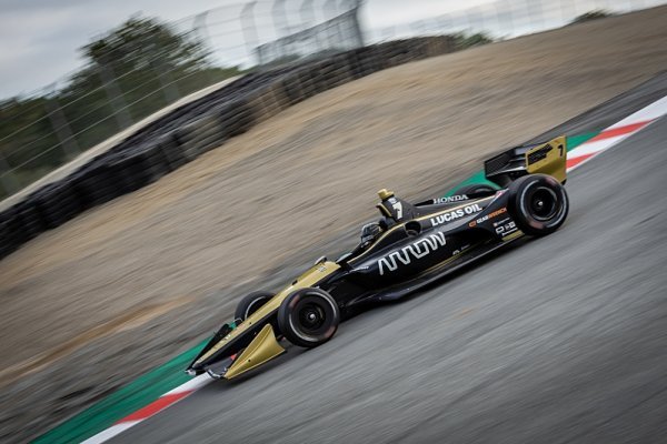 IndyCar se vrátila na okruh Laguna Seca