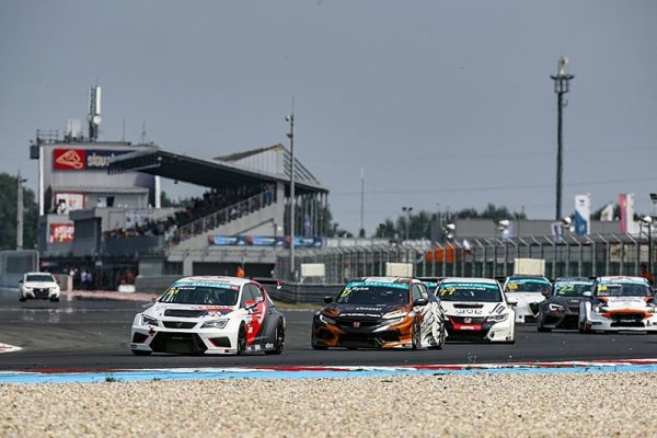 TCR Eastern Europe si také zazávodí virtuálně