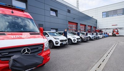 Automobily z Autobond Group pro pražské hasiče