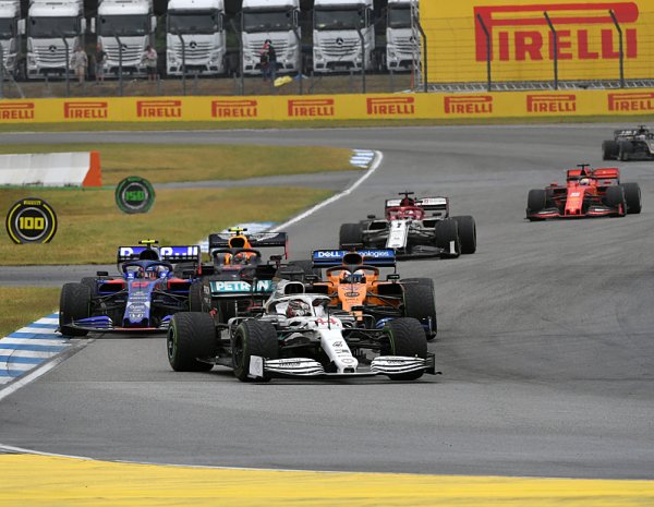 Do formule 1 se nové týmy příliš nehrnou