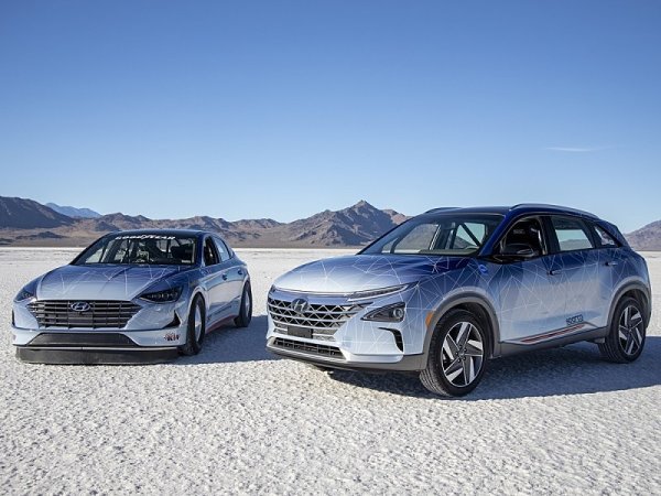 Rekordy pro Hyundaie Nexo Fuel Cell a Sonata Hybrid