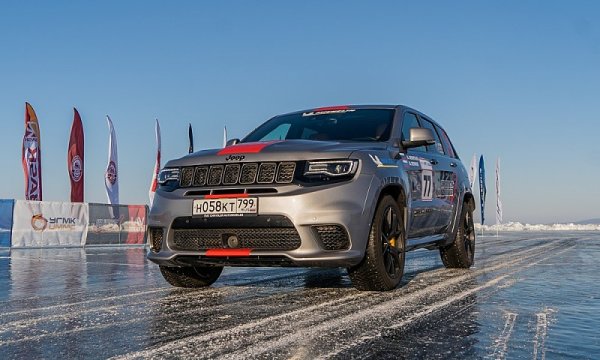 Americký Jeep je nejrychlejší na ruském ledu 