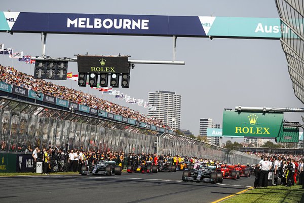 Gasly a Kubica neviděli v Melbourne startovní světla