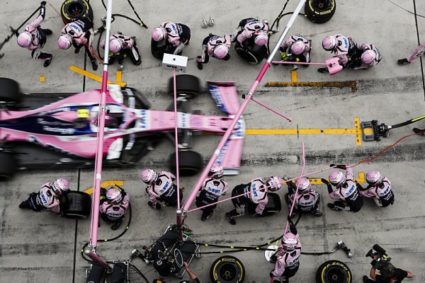 Red Bull soupeře vyprovokoval ke změně Red Bull soupeře vyprovokoval ke změně
