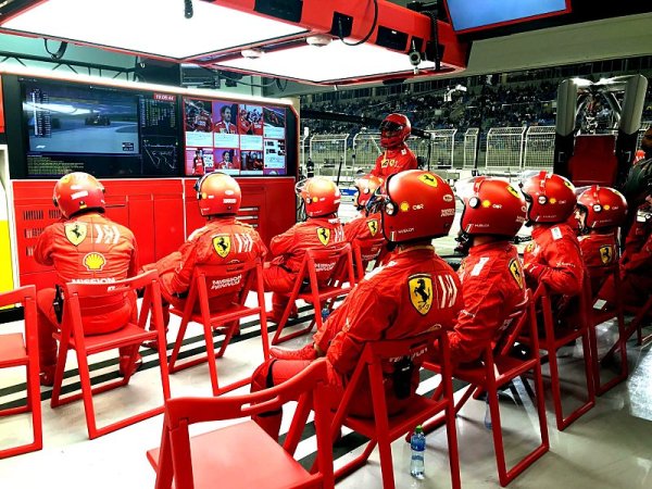 Zaměstnanci Ferrari opouštějí Itálii