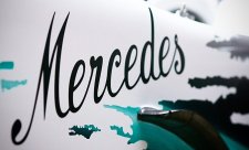 Před Mercedesem stojí velká finanční výzva