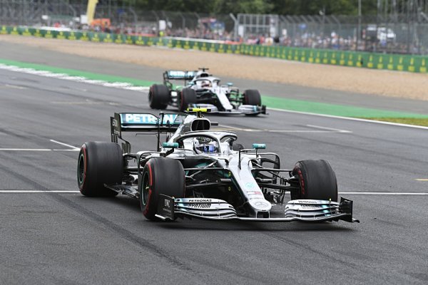 Bottas dostane znovu jednoroční smlouvu