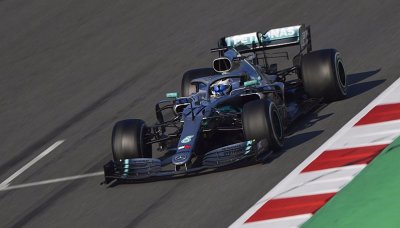 Na dlouhých distancích se Mercedes dotahuje na Ferrari