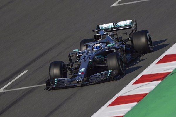 Na dlouhých distancích se Mercedes dotahuje na Ferrari Na dlouhých distancích se Mercedes dotahuje na Ferrari