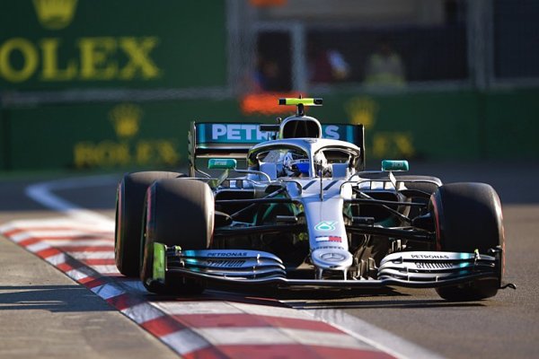 Expres Leclerc pořádnou ránou odstřelil plány Ferrari Expres Leclerc pořádnou ránou odstřelil plány Ferrari