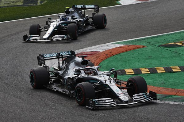 Hamilton se ze souboje s Leclerkem poučil