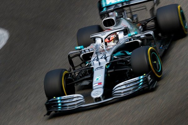 Hamilton při neutralizaci ztratil 2,5 sekundy