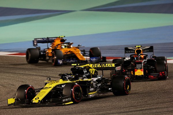 Navrhovaný strop je příliš vysoký i pro Renault a McLaren