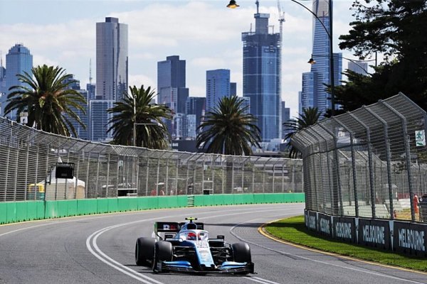 Kubica se vyhýbal obrubníkům Kubica se vyhýbal obrubníkům