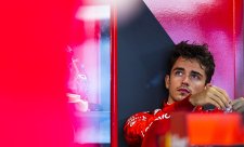 Leclerc slaví, ale obává se zítřejšího startu