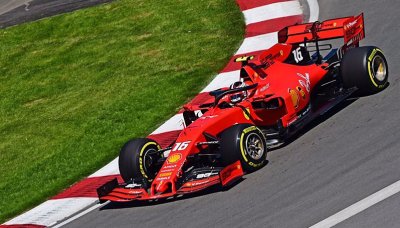 Hamilton boural, Ferrari se chopilo šance