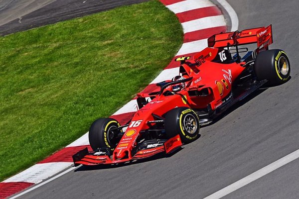 Hamilton boural, Ferrari se chopilo šance