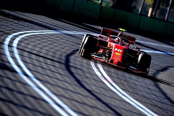 Pět teorií o zklamání Ferrari