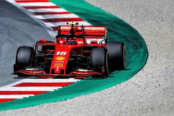 Leclerc porazil Hamiltona, Vettela zradilo ferrari Leclerc porazil Hamiltona, Vettela zradilo ferrari