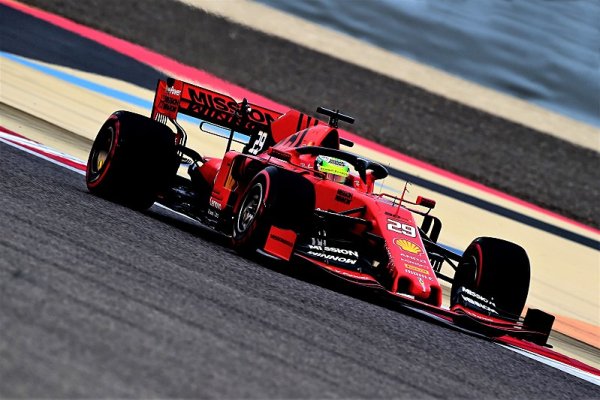 Schumacher ve Ferrari 1996 a Schumacher ve Ferrari 2019