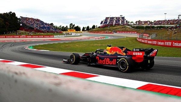 Mercedes jako jediný rozumí svému vozu, míní Verstappen Mercedes jako jediný rozumí svému vozu, míní Verstappen