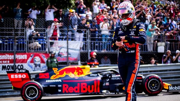 Verstappen dostal nečekaně mírný trest