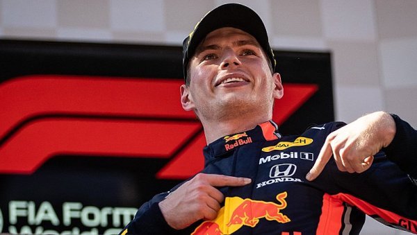 Verstappen zůstal nepotrestán a je vítězem