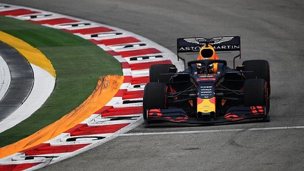 Singapurský víkend zahájil nejlépe Verstappen