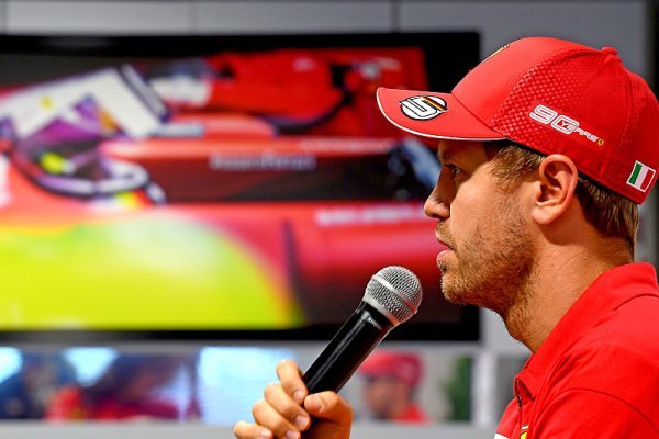 Vettel s Racing Pointem pouze pokecal