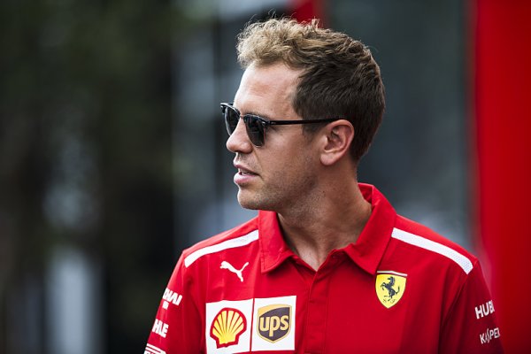 Vettel potřebuje pomoc profesionála Vettel potřebuje pomoc profesionála