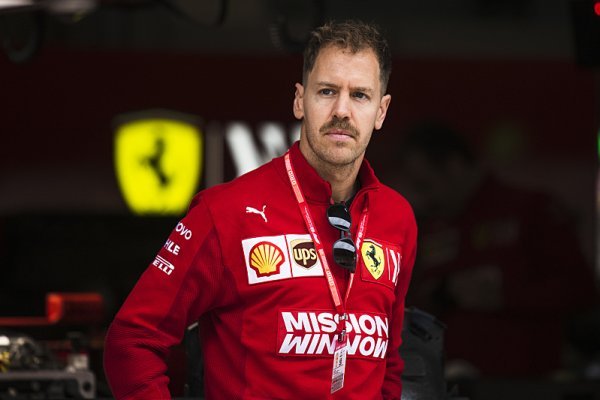 Vettel neví, zda by se dokázal vrátit do středu pole