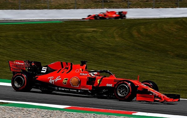 Vettel si myslí, že ztráta na Mercedes je reálná