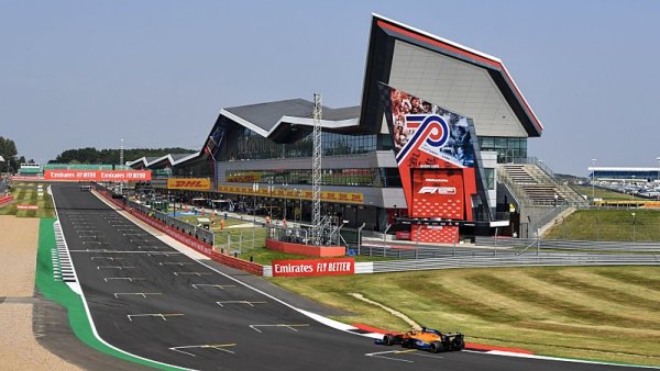 Na Silverstone se je třeba připravit v simulátoru