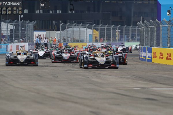 Vergne slaví první triumf sezony, Da Costa titul Vergne slaví první triumf sezony, Da Costa titul