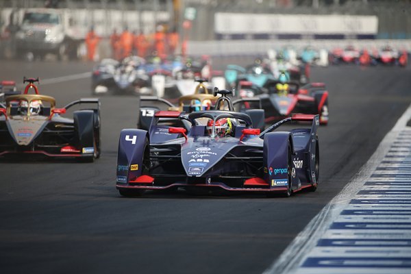 Scuderia E si bude muset počkat Scuderia E si bude muset počkat