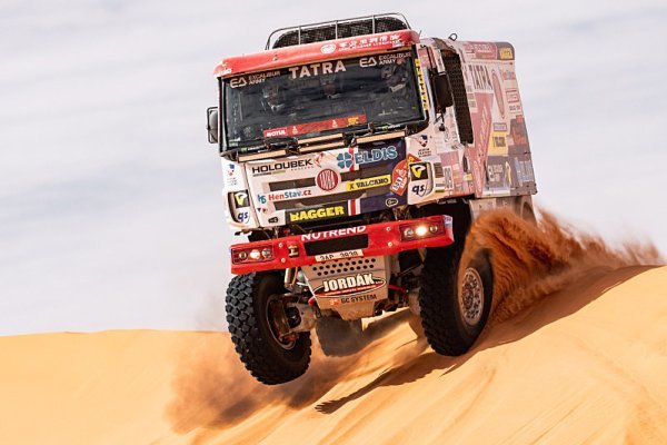 Buggyra zvládla první polovinu Dakaru