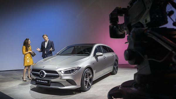 Mercedes nahradil Ženevu digitální konferencí