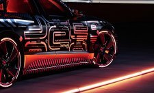 Na Audi e-tron GT se střídají roboti s lidskýma rukama