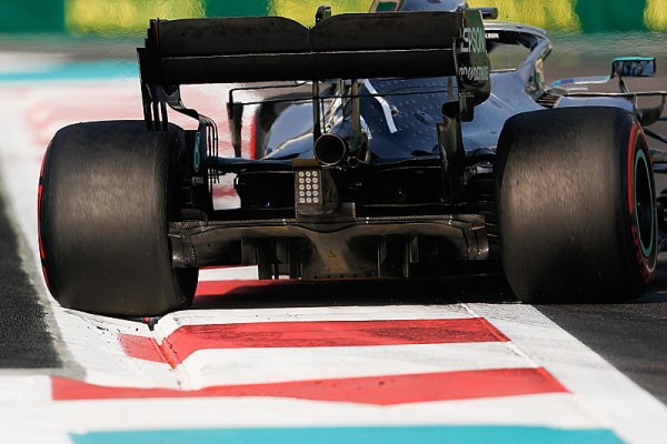 Pirelli odmítá návrat k třináctipalcovým pneumatikám Pirelli odmítá návrat k třináctipalcovým pneumatikám