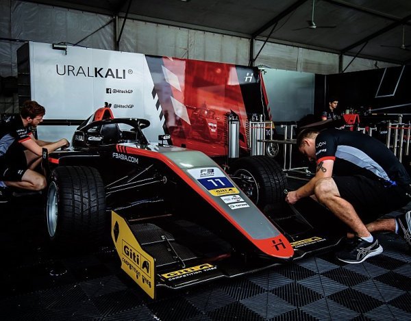 Ve F2 bude závodit jedenáct týmů Ve F2 bude závodit jedenáct týmů