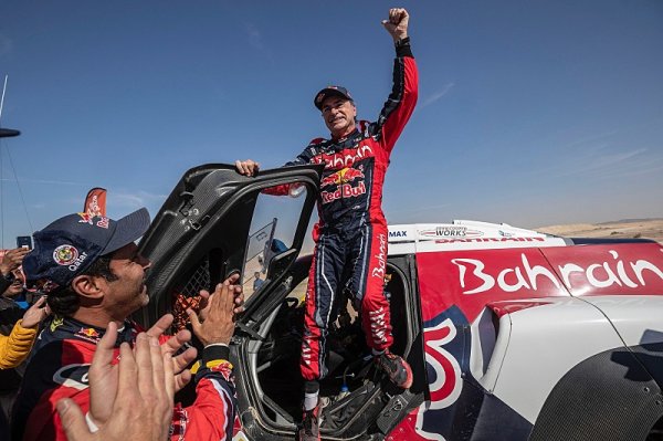 Sainz se dočkal třetího triumfu